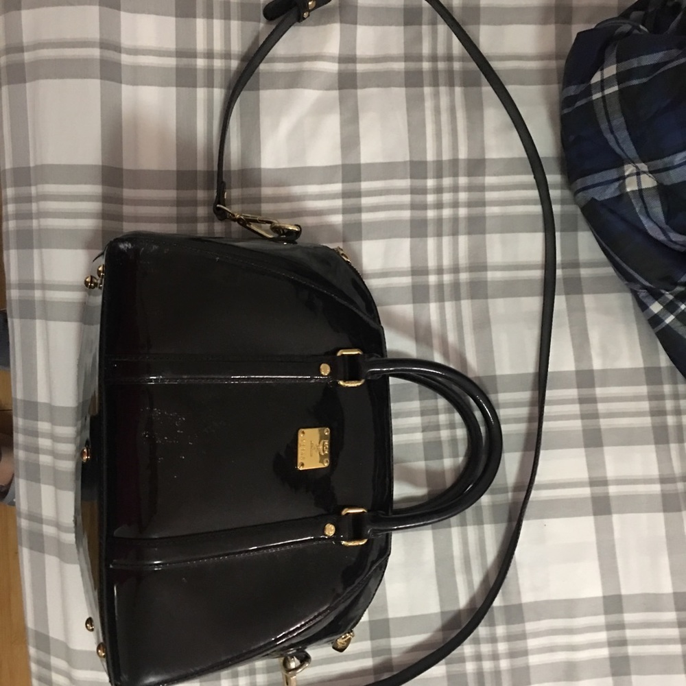 MCM Ivana patent bowler